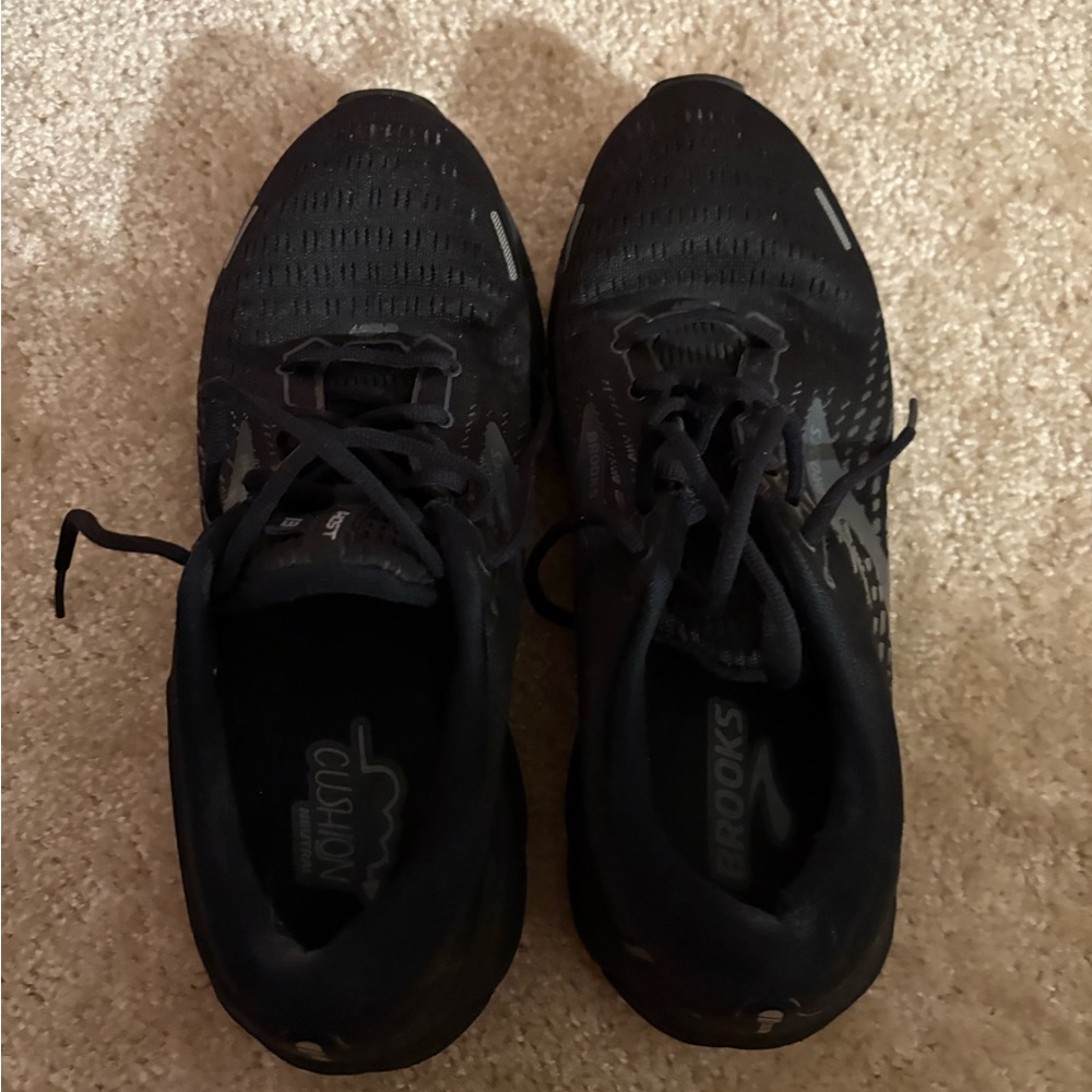 MENS black brooks ghost sneakers WIDE (2E)